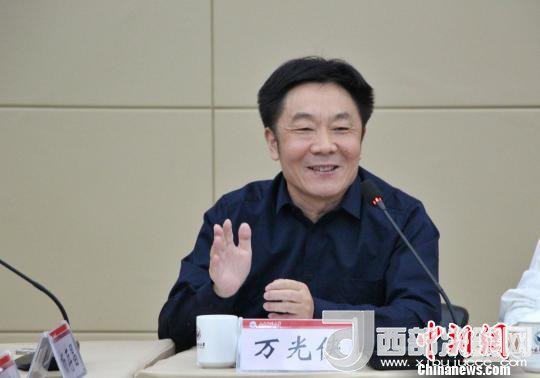 圖為山東師范大學(xué)副校長(zhǎng)萬(wàn)光俠在開幕式上發(fā)言?！≮w曉 攝