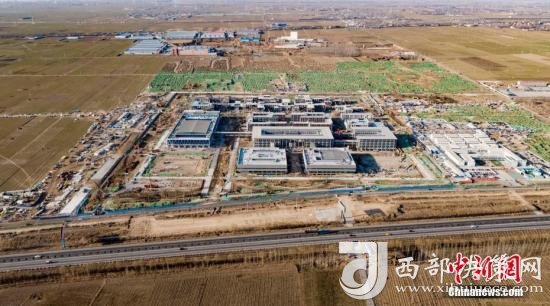 資料圖:“雄安第一標”——雄安市民服務中心航拍。 中建三局供圖 點擊進入下一頁