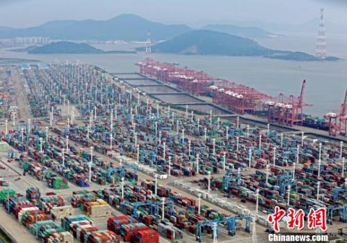 浙江寧波舟山港。　章勇濤 攝