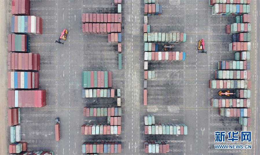 (圖文互動(dòng))(2)出山入海 “船”流不息——廣西北部灣港生產(chǎn)保暢一線見聞