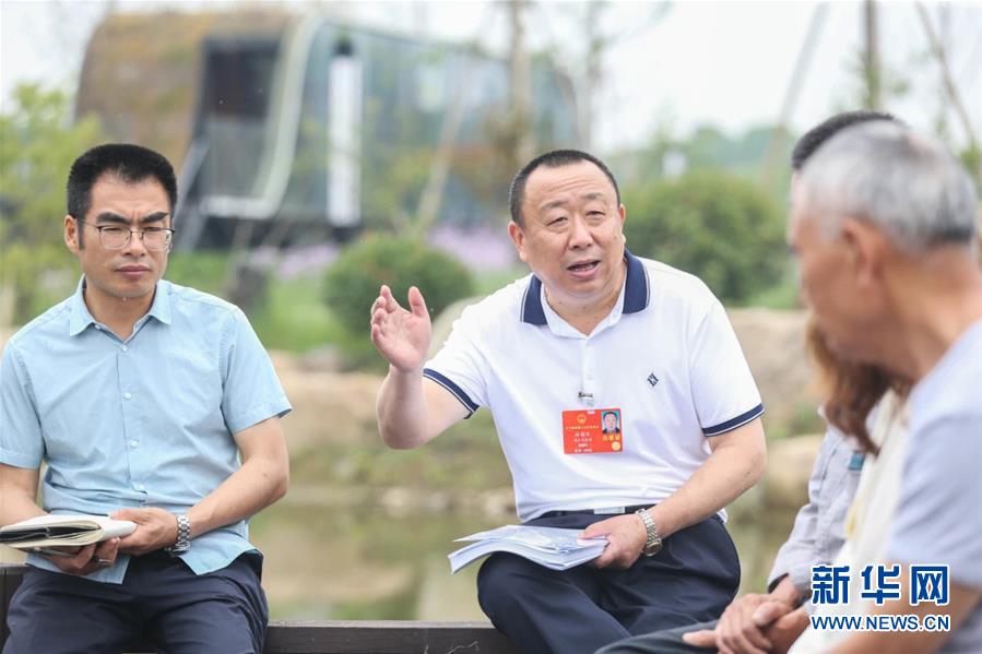 （新華全媒頭條·兩會(huì)精神看落實(shí)·圖文互動(dòng)）（2）整體謀劃、系統(tǒng)升級(jí)、全面提升——落實(shí)全國(guó)兩會(huì)精神織牢織密公共衛(wèi)生防護(hù)網(wǎng)